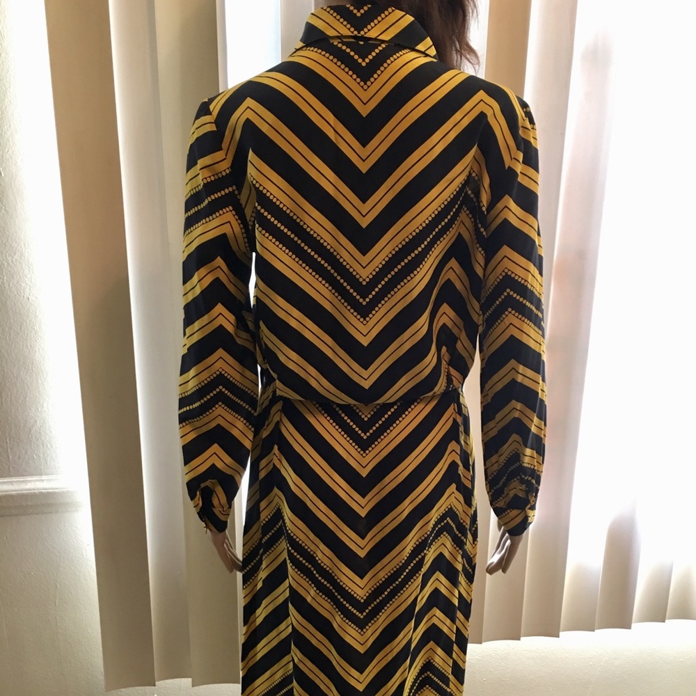 Button up Dress - Picture 4 of 4